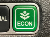 ★ECONスイッチ★ エコドライブを加速しよう!スイッチをONにすると、運転の仕方によるロスを抑え込み燃費をよくするようクルマが頑張ります(*^ー^*)燃費向上にチャレンジ♪