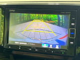 【バックカメラ】駐車時に後方がリアルタイム映像で確認できます。大型商業施設や立体駐車場での駐車時や、夜間のバック時に大活躍!運転スキルに関わらず、今や必須となった装備のひとつです!