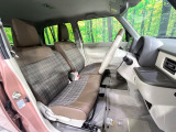 運転席シート廻りは使用感も少なく、良好な状態となっています。丁寧に使われていたことがよくわかりますね。