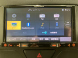 【ナビ】TV CD/DVD再生やBluetoothオーディオなど多彩なメディアに対応したメモリーナビを装備しています。
