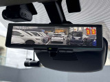 スマートルームミラーで定員乗車時や大きな荷物があっても後方視界が確保できます。