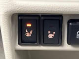 【シートヒーター】寒い日に重宝するシートヒーター!エアコンより早く温まってくれるので寒がりの人も安心ですね♪エアコンの温風は乾燥するから苦手、という方にもをおすすめです。