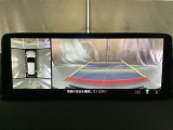 狭い場所での駐車やすれ違いなどでより的確な運転操作に役立つ360&deg;ビューモニターが装備されています。