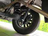 お車を安心してお乗りいただく為には、足回りの定期点検が欠かせません。サービスサポート(有償保証)では無料点検もご提供しており、安心のカーライフをお過ごしいただけるサポート体制が整っています。