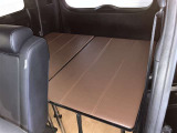 広々としたラゲージスペースを備えています。大きなものや長さのある荷物もしっかりと積み込めます。たくさん荷物を積めるので旅行にも便利です!!