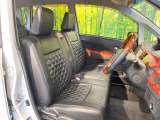 運転席シート廻りは使用感も少なく、良好な状態となっています。前オーナー様が丁寧に使っていたことがよくわかりますね。