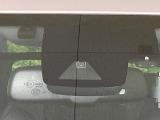 【トヨタセーフティセンス】走行中に前方の車両等を認識し、衝突しそうな時は警報とブレーキで衝突回避と被害軽減をアシスト。より安全にドライブをお楽しみいただけます。