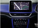 VW純正インフォティメントシステム「DiscoverPro」大変使いやすいタッチパネル型ナビゲーションでETC2.0とバックカメラが付いています。