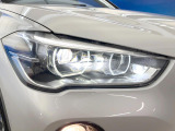 ●LEDヘッドライト:夜間走行時も良好な視界を確保し安心して運転できる高輝度LEDヘッドライトを装備!点灯速度が早く、消費電力も抑えられています。