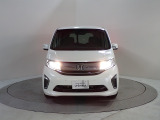 LEDヘッドライト、HIDより明るく省電力のヘッドライトが装着されています。また点灯忘れも防止できるオートライトコントロール機能もついているので、夜間のドライブもより安全に楽しめますよ