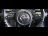 ステアリングスイッチ付き。前方から目を離すことなく操作することが可能です。