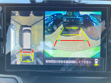 【全方位カメラ】後ろだけではなく、車全体の様子が確認できるので死角が大幅に減少します!駐車が苦手な方にも心強い機能です♪