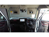 見通しのよいすっきりとした視界で、誰でも運転しやすいです。運転のしやすさは疲れにくさにも繋がりますよ♪