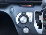 操作しやすいオートエアコン。車内をいつも快適に保つ事が出来ます。