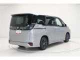こちらの車は試乗車として使っていた車ですので状態も良く外観のキズなども比較的少ないです。