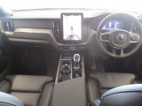 上質な仕立てのインテリア。使いやすい操作系。身体に馴染むシート。運転にフォーカスするための空間です。