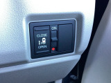 片側パワースライドドア仕様です。運転席にて操作が可能です。