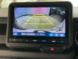 【バックカメラ】運転が苦手な方も車庫入れラクラクです!ギアをリバースに入れれば自動的に切り換わりますので、面倒な操作は不要です♪狭い駐車場もお車を傷つけず安心ですね!