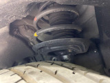 お車を安心してお乗りいただく為には、足回りの定期点検が欠かせません。サービスサポート(有償保証)では無料点検もご提供しており、安心のカーライフをお過ごしいただけるサポート体制が整っています。