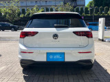 ダイナミックターンインジケーター付き3DのLEDテールランプ。ウィンカーの光が流れるように点滅、後続車からの視認性が高まり、万一の追突の危険性を軽減します。