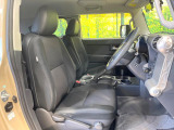 運転席シート廻りは使用感も少なく、良好な状態となっています。前オーナー様が丁寧に使っていたことがよくわかりますね。