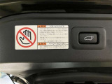 パワーバックドアは荷物の出し入れがしやすい優れもの!スイッチひとつで重たいバックドアが締まります!日用品の大量買い出しにも大活躍!