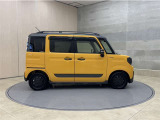 全車1年間の走行距離無制限のロングラン保証付きです。また、さらに安心をお求めの方には1年〜2年の保証延長ができる「ロングラン&alpha;保証」(有償)もお選びいただけます。