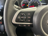 運転中、オーディオの操作をしてて、ハッとしたことはありませんか?ステアリングスイッチは、運転中でもハンドルでオーディオの操作が可能です。安全なドライブをサポートします。