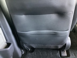 前席背面に、収納ポケットが付いています。