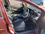 大きな窓で視界が良く運転がしやすいです