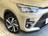 【シーケンシャルターンランプ付きLEDヘッドライト】人気の『流れるウィンカー』付きのLEDヘッドライトを装備♪高級感はもちろん、点灯時は存在感たっぷりで他車からも認識されやすく安心です。