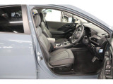 運転席シートは10WAYパワーシート・助手席シートは8WAYパワーシートになります!共にシートヒーターを装備しております!