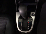 オートマチックシフトレバーは、手になじみ操作しやすい形状で安全運転にもつながります♪