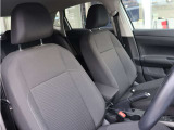 運転席は使用感が少なく、良好なコンディションを維持しております。大切に使用されてきたことがうかがえる状態です。