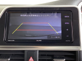 リアカメラ装備、運転に自信のない方でも安心して車庫入れができるリバース連動リアカメラが装着されています。狭い駐車場はもちろん、雨の日や夜間でもストレスなく運転していただけます。