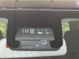 【スズキ セーフティサポート】走行中に前方の車両等を認識し、衝突しそうな時は警報とブレーキで衝突回避と被害軽減をアシスト。より安全にドライブをお楽しみいただけます。