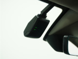◆ドライブレコーダー◆映像・音声などを記録する自動車用の装置です。 もしもの事故の際の記録はもちろん、旅行の際の思い出としてドライブの映像を楽しむことができます。