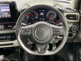 【純正革巻きステアリング】上質な革を使用することで、手にしっかり馴染みとても運転しやすいハンドルです♪