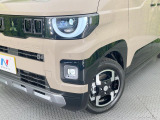 【LEDヘッドライト】悪天候や夜間走行時も良好な視界を確保し安心して運転できる高輝度LEDヘッドライトを装備!点灯速度が早く、消費電力も抑えられています。