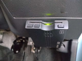 高速道路の乗り降り時のスマートさが嬉しいETC♪高速出入口でノンストップは嬉しいですね♪高速のスマートゲートでは付いていないと降りられません。最近では当たり前の装備になってきました。