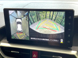 【パノラミックビューモニター】専用のカメラにより、上から見下ろしたような視点で360度クルマの周囲を確認することができます☆死角部分も確認しやすく、狭い場所での切り返しや駐車もスムーズに行えます。