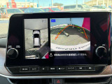 専用のカメラにより、上から見下ろしたような視点で360度クルマの周囲を確認することができるアラウンドビューモニター付き。死角部分も確認しやすく、狭い場所での切り返しや駐車もスムーズに行えます!