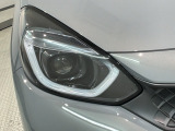 LEDヘッドライトは、点灯の瞬間から最大光量を発揮し、突然暗くなるトンネルなどでの安定感を高めます。