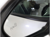 パノラミックビューモニター付きです。車両を上から見たような映像をディスプレイオーディオ画面に表示。運転席からの目視だけでは見にくい、車両周辺の状況をリアルタイムでしっかり確認できます。