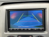 【バックモニター】駐車時に後ろの映像がナビゲーションにうつるので駐車がらくらく★車庫入れが心配な方もバックモニターで安心★