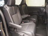 ゆとりある広々とした車内空間は、ドライブを始め買い物やレジャーなど、幅広く活躍します。一人でもみんなとでもお出かけを楽しみましょう!