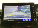 バックモニター付きで、車庫入れやバック時の後方確認をサポート。