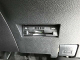ビルトインタイプのETC車載機です。見た目もスマートで料金所通過もキャッシュレスです。