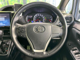 【純正革巻きステアリング】上質な革を使用することで、手にしっかり馴染みとても運転しやすいハンドルです♪