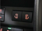 ◆両側電動スライドドア◆狭い駐車場でも乗り降りが楽々♪お子様が隣の車にドアを当ててしまう心配もございません!小さなお子様連れの方もこれで安心。